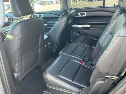 Used 2022 Ford Explorer XLT w/ Equipment Group 202A image 21