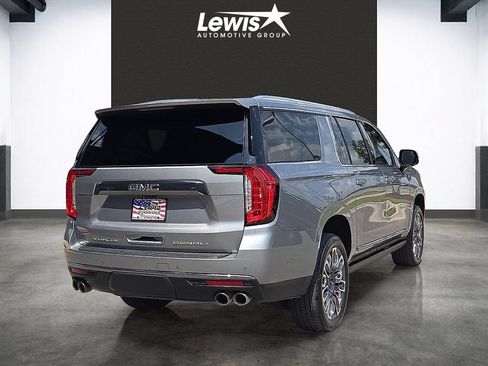 Used 2023 GMC Yukon XL Denali Ultimate w/ LPO, Floor Liner Package AWD/4WD image 4