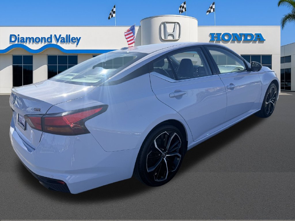 Used 2024 Nissan Altima 2.5 SR FWD image 8