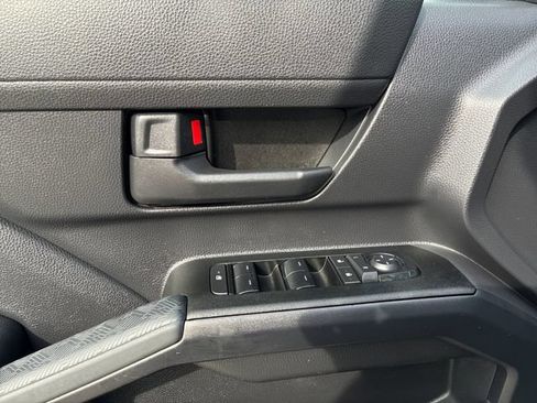 Used 2025 Toyota 4Runner SR5 AWD/4WD image 12