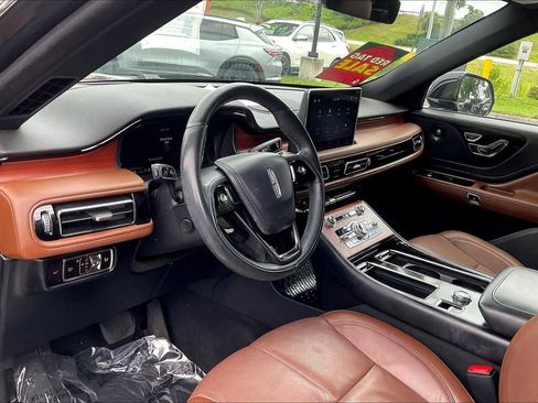 Used 2023 Lincoln Aviator Reserve w/ Equipment Group 201A image 13