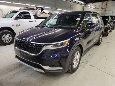 Used 2023 Kia Carnival LX image 5