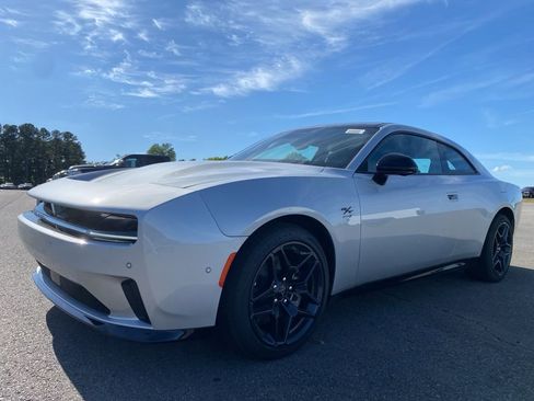 New 2024 Dodge Charger R/T w/ Plus Group image 2