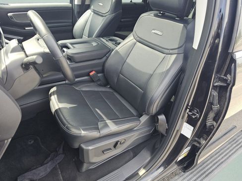 Used 2025 Ford Expedition Max Platinum AWD/4WD image 6
