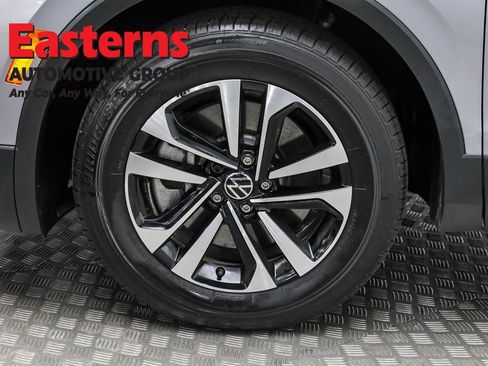 Used 2024 Volkswagen Tiguan S image 31