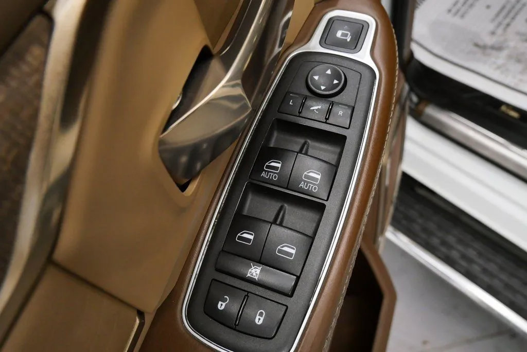 Used 2022 RAM 3500 Limited AWD/4WD image 14