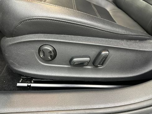 Used 2018 Volkswagen Passat 2.0T SE FWD image 10
