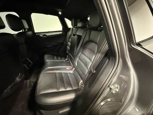 Used 2015 Porsche Macan Turbo AWD/4WD image 8