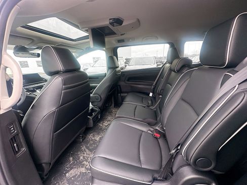 New 2026 Honda Odyssey Touring image 5