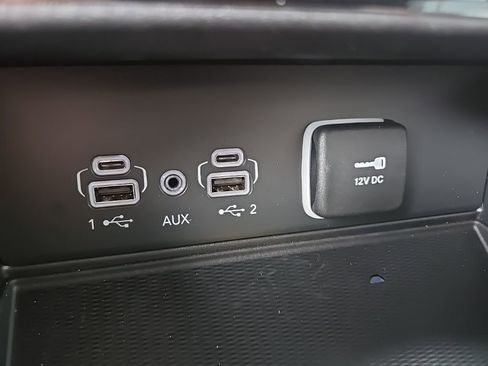 Used 2025 Jeep Grand Cherokee L Limited w/ Luxury Tech Group II image 58