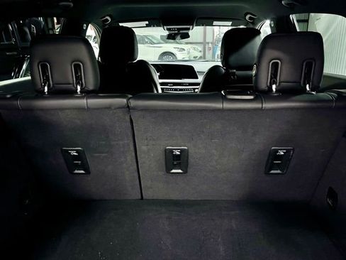 Used 2024 Cadillac XT4 Premium Luxury image 4