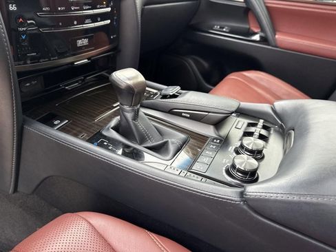 Used 2019 Lexus LX 570 4WD w/ Luxury Package image 21