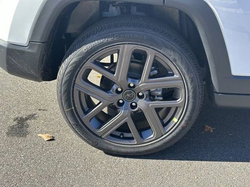 New 2026 Jeep Compass Limited image 17