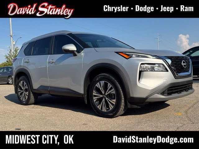 Used 2022 Nissan Rogue SV w/ SV Premium Package FWD image 1
