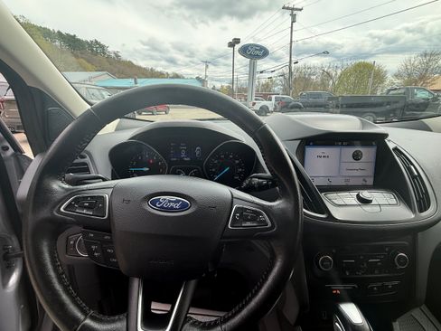 Used 2019 Ford Escape SEL AWD/4WD image 9