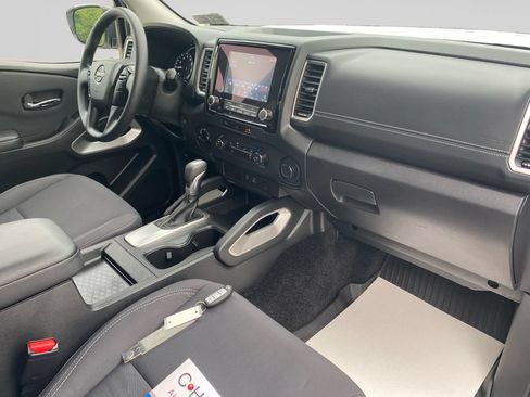 Used 2024 Nissan Frontier SV AWD/4WD image 10