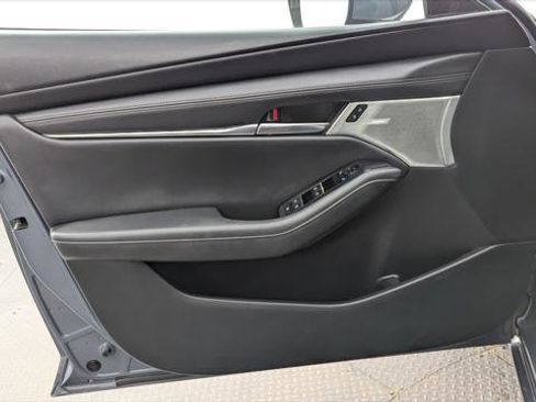 Used 2019 MAZDA MAZDA3 Hatchback w/ Premium Package image 13