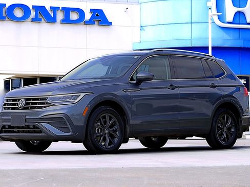 Used 2024 Volkswagen Tiguan SE w/ MDO Package, Three-Row image 1