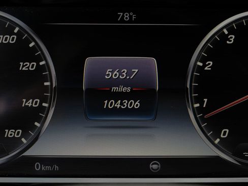 Used 2017 Mercedes-Benz S 550 Sedan image 20