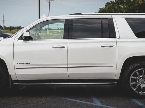 Used 2017 GMC Yukon XL Denali w/ Open Road Package AWD/4WD image 19