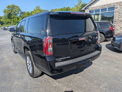 Used 2019 GMC Yukon XL SLT w/ Open Road Package AWD/4WD image 4