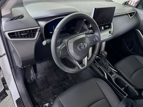Certified 2025 Toyota Corolla Cross XLE w/ Convenience Package AWD/4WD image 18