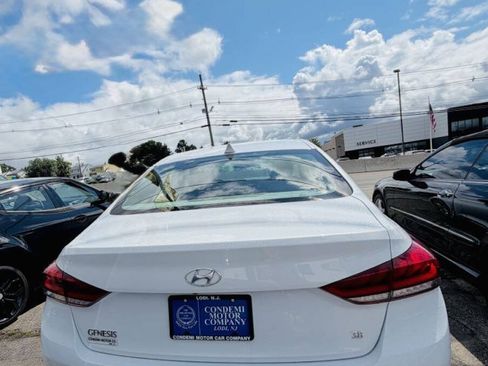 Used 2016 Hyundai Genesis 3.8 RWD image 4