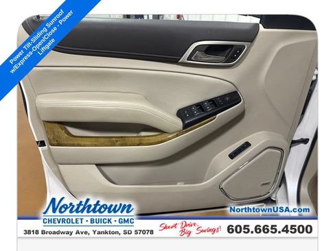 Used 2017 GMC Yukon Denali w/ Open Road Package AWD/4WD image 11