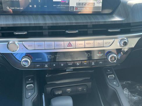 New 2025 Kia Telluride EX w/ EX Captain's Chair Package image 24