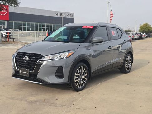 Certified 2023 Nissan Kicks SV image 3