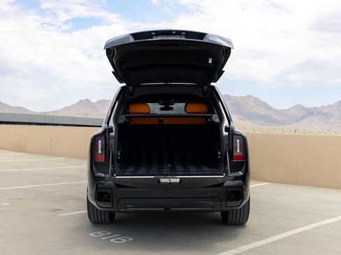 Used 2026 Rolls-Royce Cullinan AWD/4WD image 27