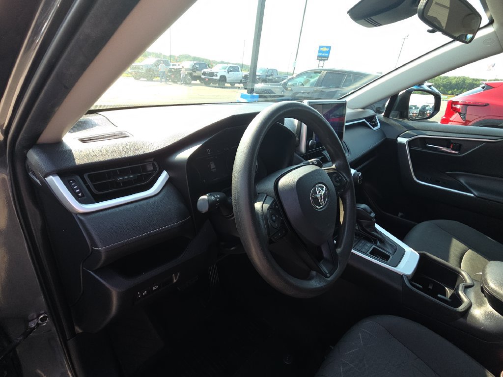Used 2024 Toyota RAV4 XLE AWD/4WD image 14