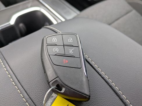 Used 2025 GMC Acadia Elevation image 22