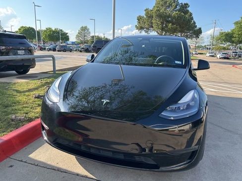Used 2022 Tesla Model Y Performance image 3