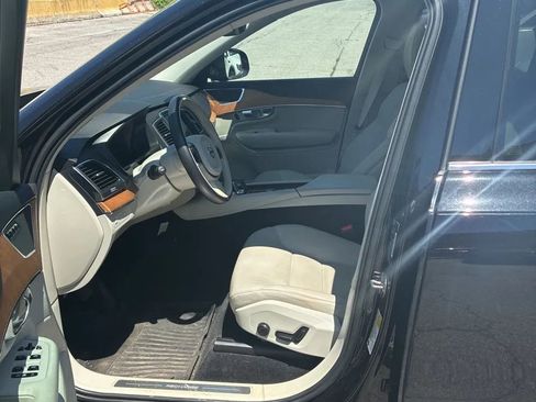 Used 2022 Volvo XC90 T8 Inscription Expression w/ Climate Package AWD/4WD image 2