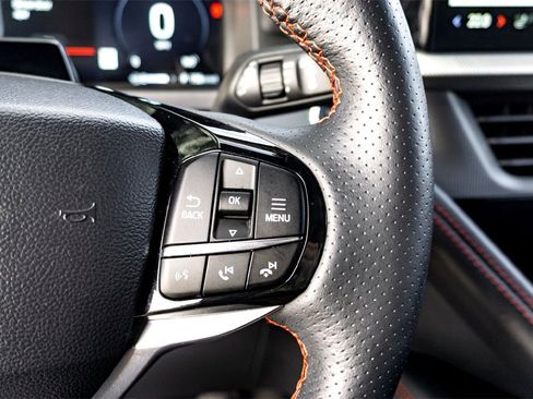 Used 2025 Ford Explorer ST-Line w/ ST-Line Street Pack image 20