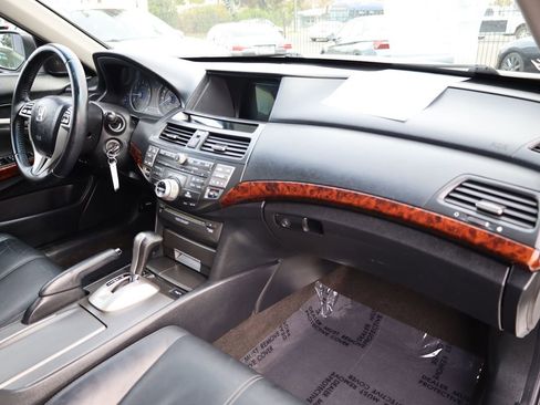 Used 2010 Honda Crosstour EX-L image 16