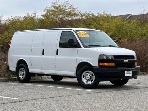Used 2018 Chevrolet Express 2500 image 1