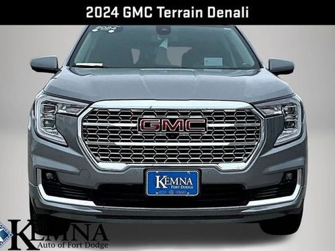 Used 2024 GMC Terrain Denali w/ Denali Premium Package image 2