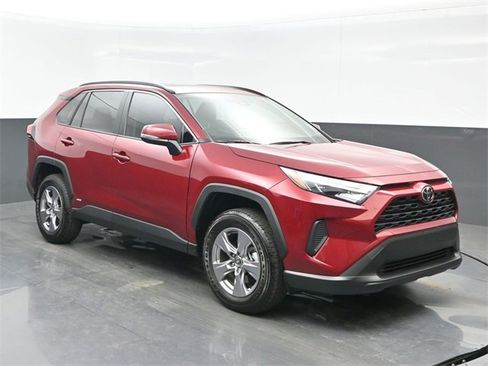 Used 2025 Toyota RAV4 XLE w/ Convenience Package image 8
