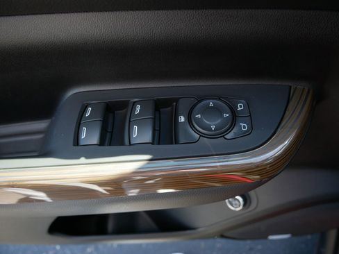 Used 2023 GMC Acadia SLE w/ Driver Convenience Package AWD/4WD image 17