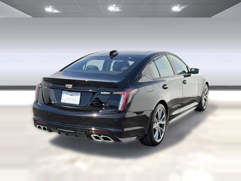 New 2026 Cadillac CT5 V RWD image 9