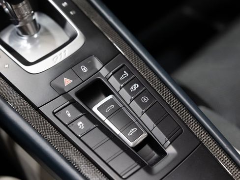 Used 2018 Porsche 911 Targa 4 GTS image 29