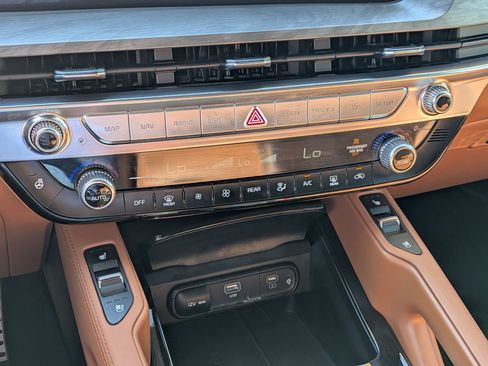 Certified 2024 Kia Telluride SX Prestige X-Line AWD/4WD image 21