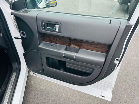 Used 2019 Ford Flex Limited FWD image 30