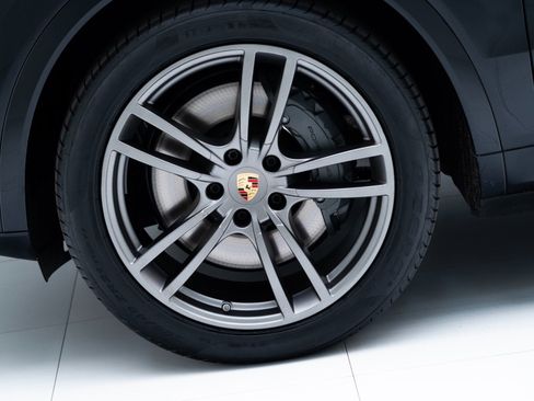 Used 2022 Porsche Cayenne S Platinum image 12