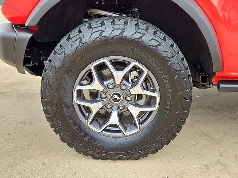Used 2023 Ford Bronco Badlands image 5