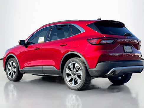 Used 2023 Ford Escape Platinum image 12