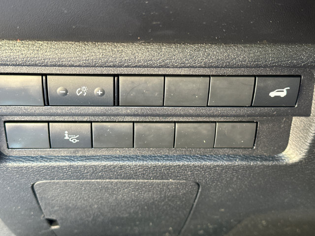 Used 2024 Mitsubishi Outlander SEL AWD/4WD image 30