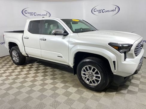 Used 2025 Toyota Tacoma Limited AWD/4WD image 1